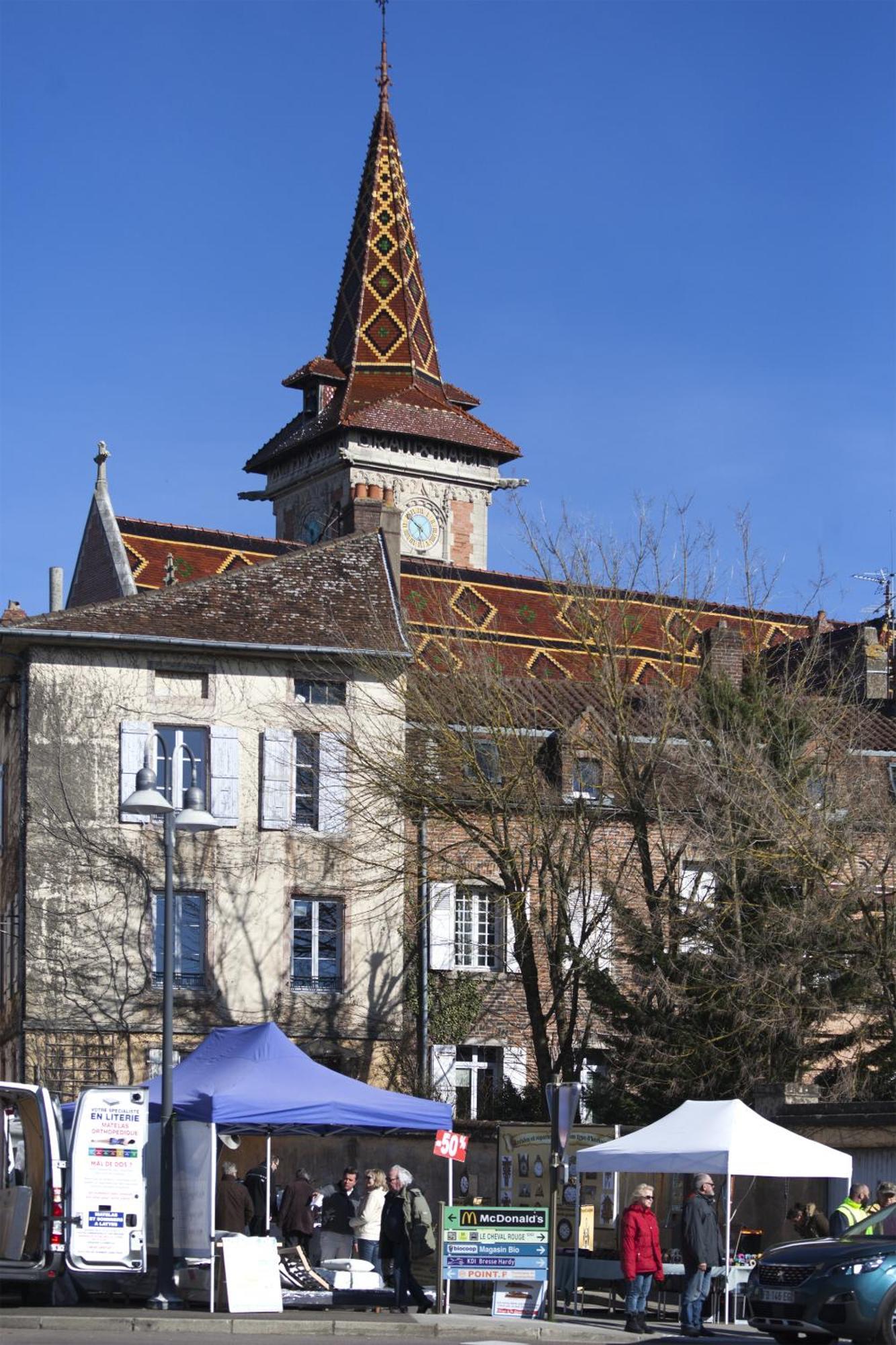 Appart Hotel Eugenie Louhans Esterno foto